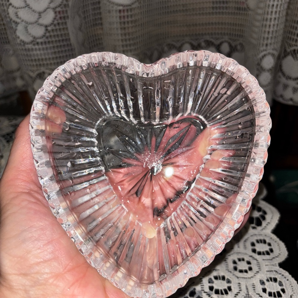 WATERFORD UNIQUE CUT CRYSTAL HEART SHAPED CANDY OR TRINKET DISH